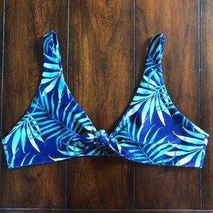 Vaya island jaye topanga top